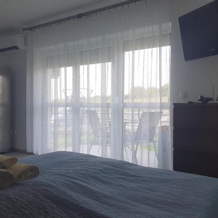 Liliom Apartman Apartment Heviz Bagian luar foto